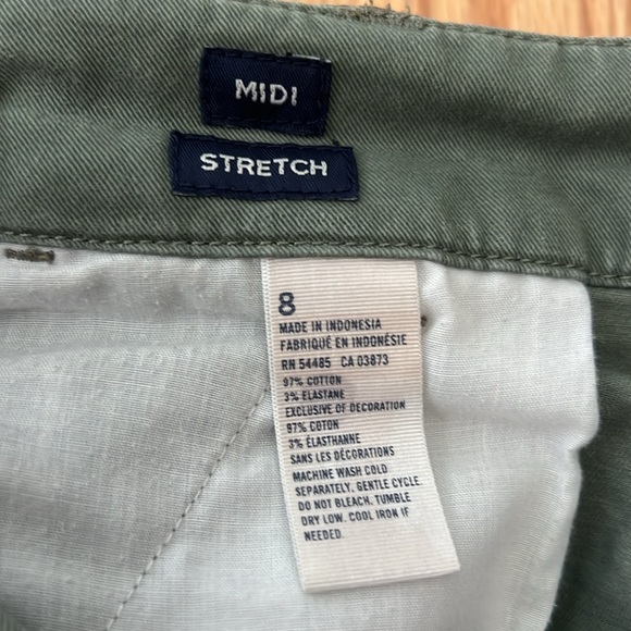 Olive / army green midi stretch cuffed shorts - Picture 3 of 3